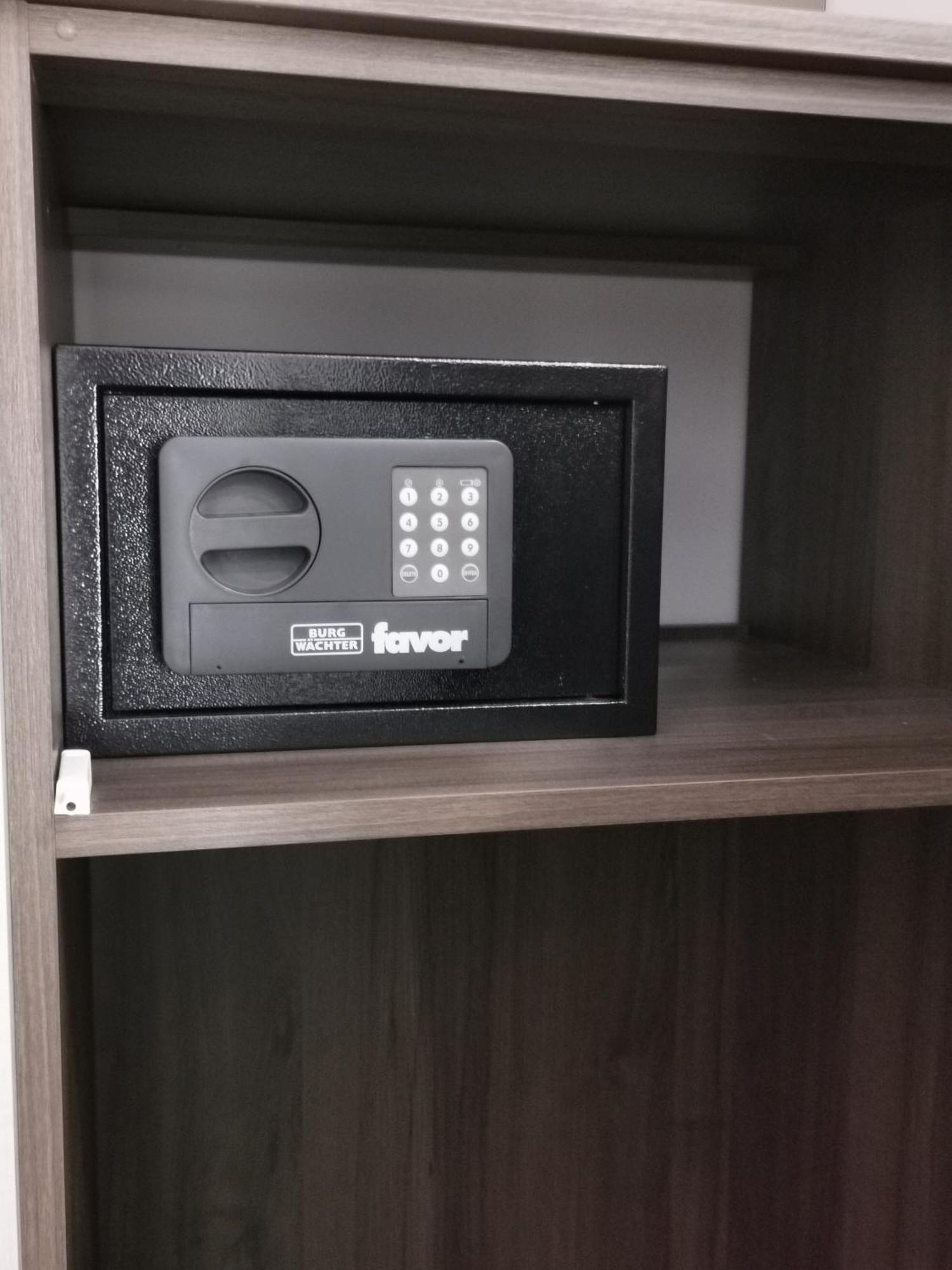 Luxury Galant 1 Apartment *
